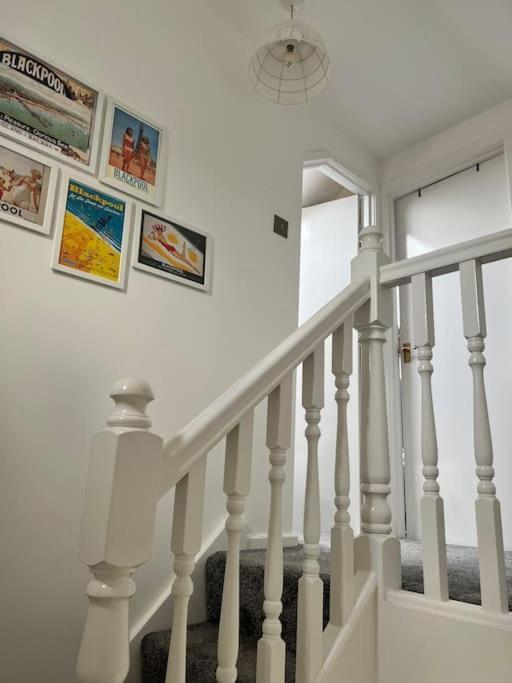 Hidden Gem W/ Parking Short Walk To Pleasure Beach Blackpool Exterior foto